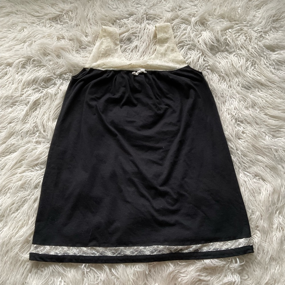Vera Wang‎ Black and Ivory Lace Crochet Nightie